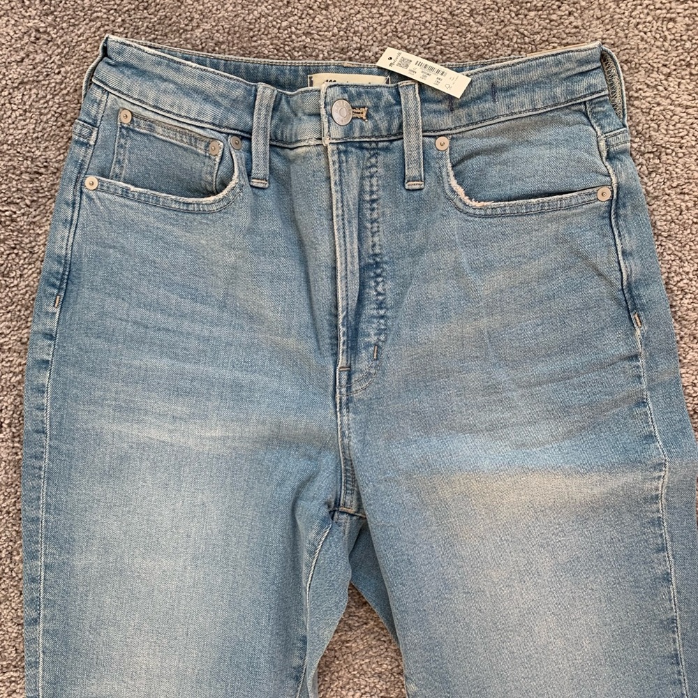 Madewell’s curvy perfect vintage jean in Elliot wash. Brand new, never worn